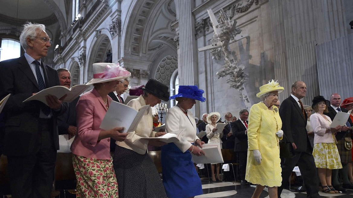 Το Λονδίνο γιορτάζει τα 90ά γενέθλια της βασίλισσας Ελισάβετ